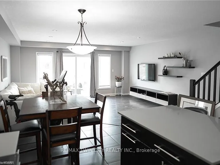 76 Meadowridge St — Photo 9