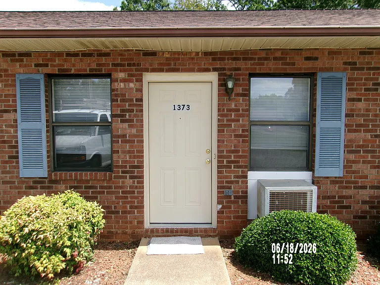 1373 5th St NE #1373 — Photo 1