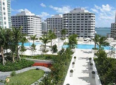 3rd image of 950 Brickell Bay Dr APT 402