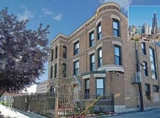 1418 W Fulton St #3, Chicago, IL 60607