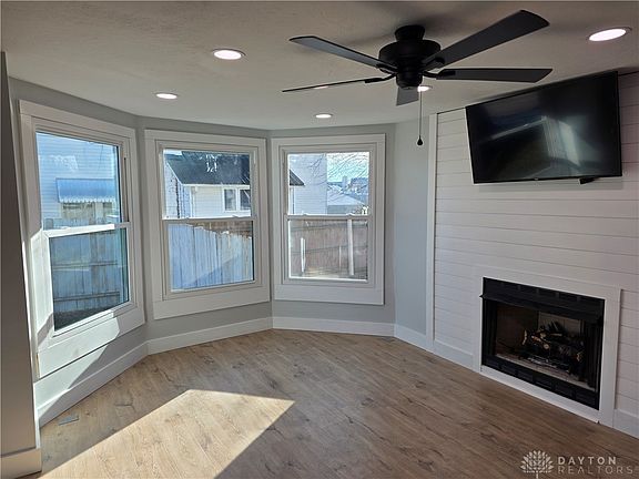 2nd image of 115 N Main St
