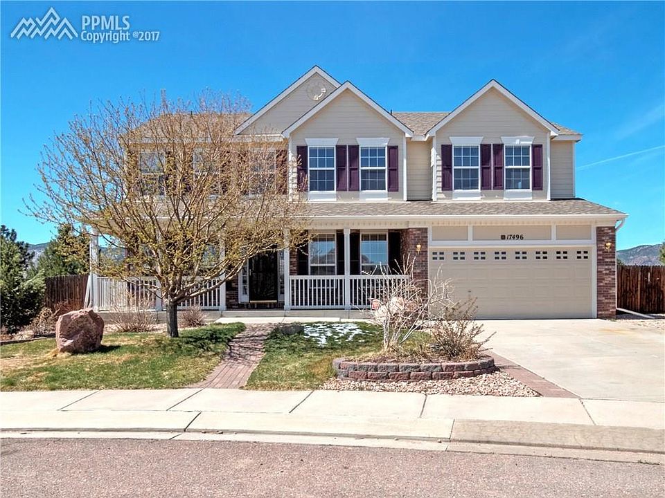 Located at the end of the cul de sac this home has amazing mountain views out th