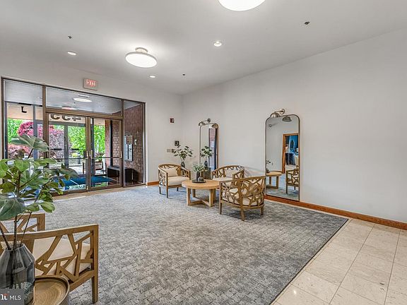 5th image of 455 Windmere Dr APT 3B