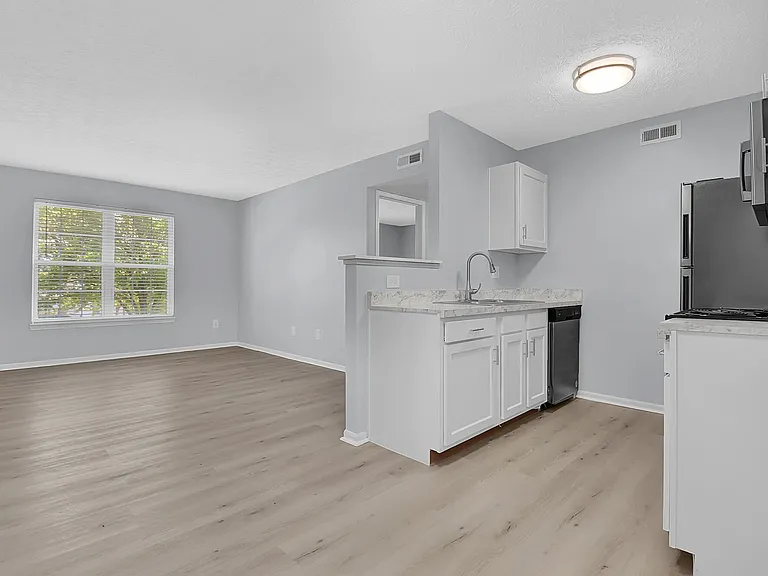 Fountain Place Apartments — Photo 12
