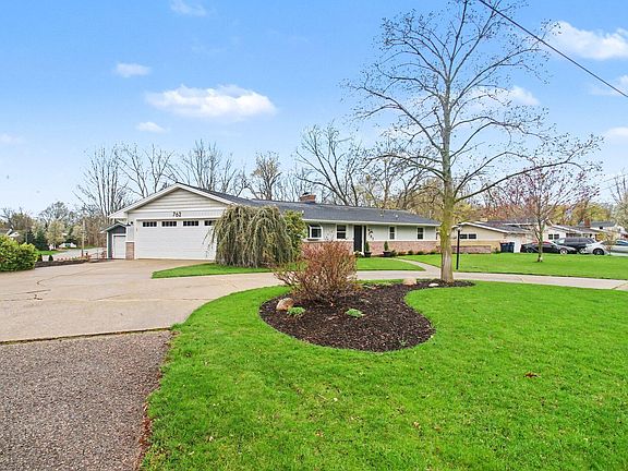 3rd image of 762 Larkwood Dr