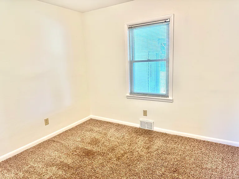2700 Castlewood Pl #B — Photo 8