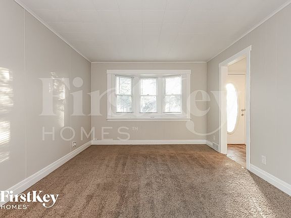 3rd image of 425 Judson St