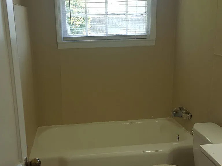 3122 Bell Dr — Photo 6