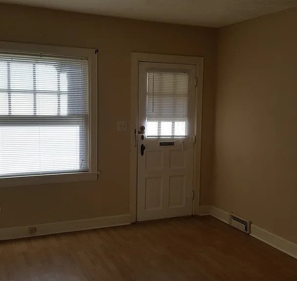 122 N Sedgwick St — Photo 9