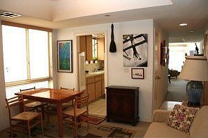 5th image of 1921 Glendon Ave APT 201