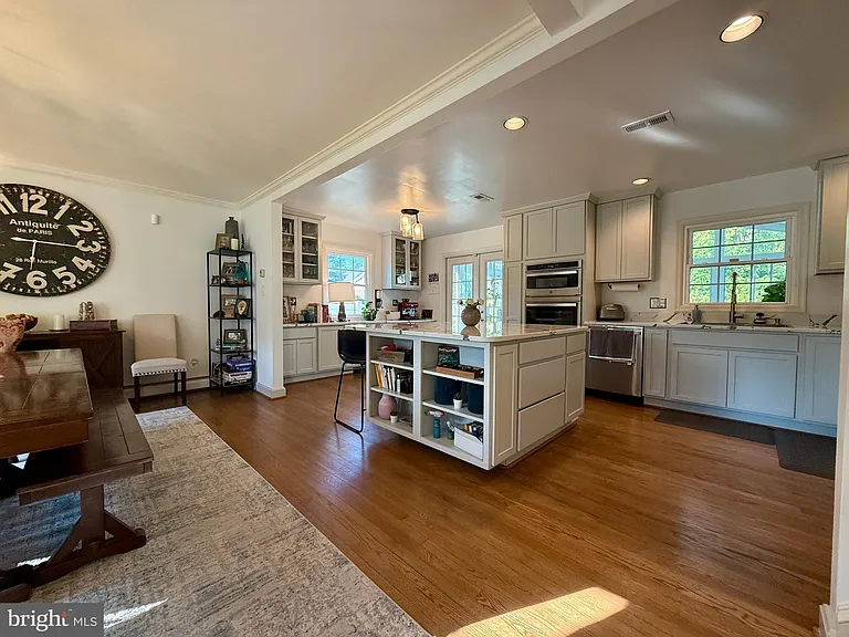 2223 Great Falls St — Photo 3