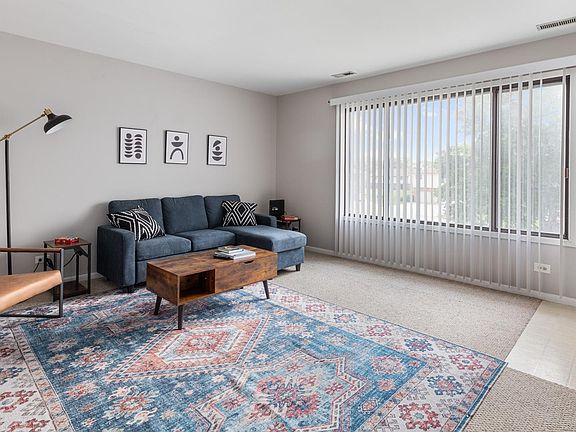 2nd image of 309 Starling Ct APT C