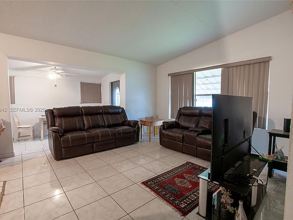 5th image of 4140 SW 36th St