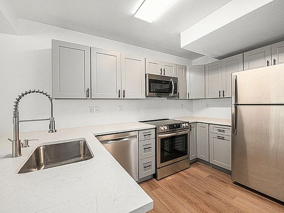 4th image of 418 Sundance Cir N #A