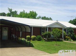 216 S Oak St, Hohenwald, TN 38462