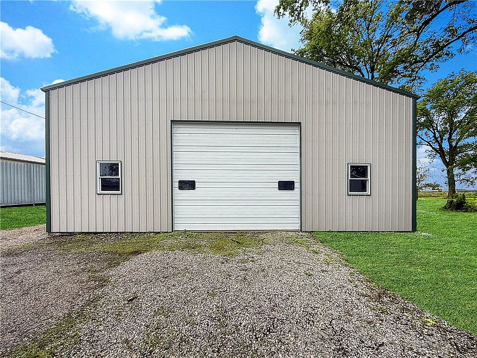 1st image of 809 W Main St