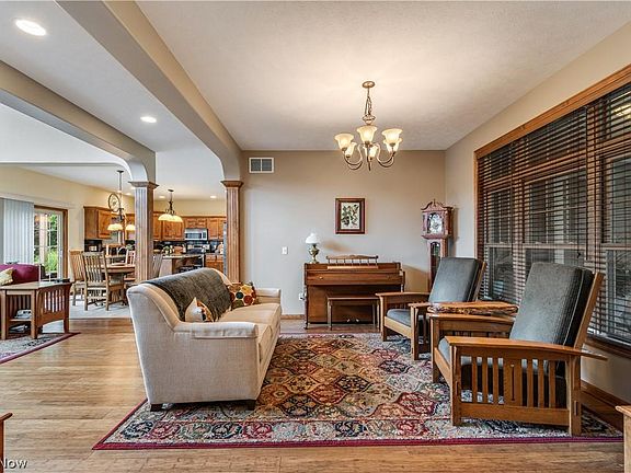 4th image of 800 Wildwood Dr