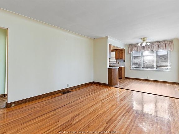 5th image of 3180 Morris Dr