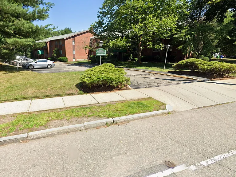 621 Watertown St #25 — Photo 10