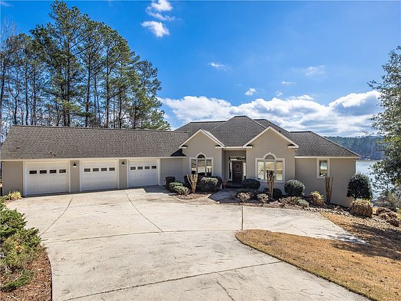 3rd image of 1689 River Oaks Dr
