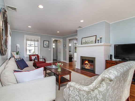 3rd image of 45 Elm Ave