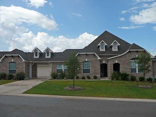 2nd image of 203 Clear Pond Cv