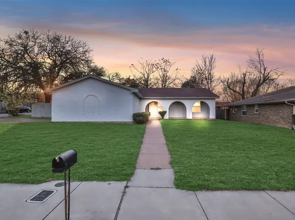 1432 Barron Ln, Fort Worth, TX 76112