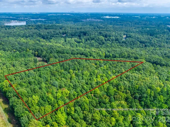 9307 Island Point Rd, Charlotte, NC 28278