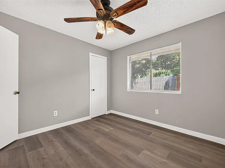 10814 Parkland Woods Dr — Photo 21
