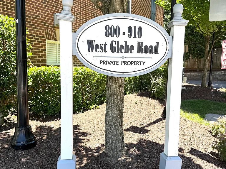 804 W Glebe Rd — Photo 3