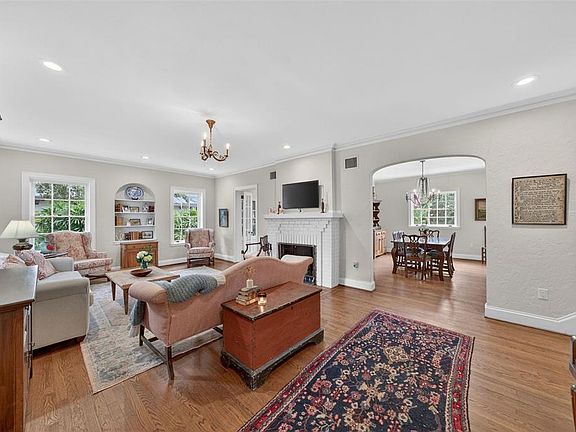 5th image of 1415 Lancaster Dr
