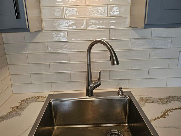 3rd image of 3301 Judah St APT 2