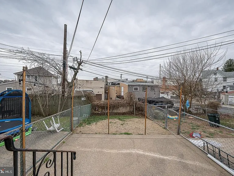130 Ivy Ct — Photo 52