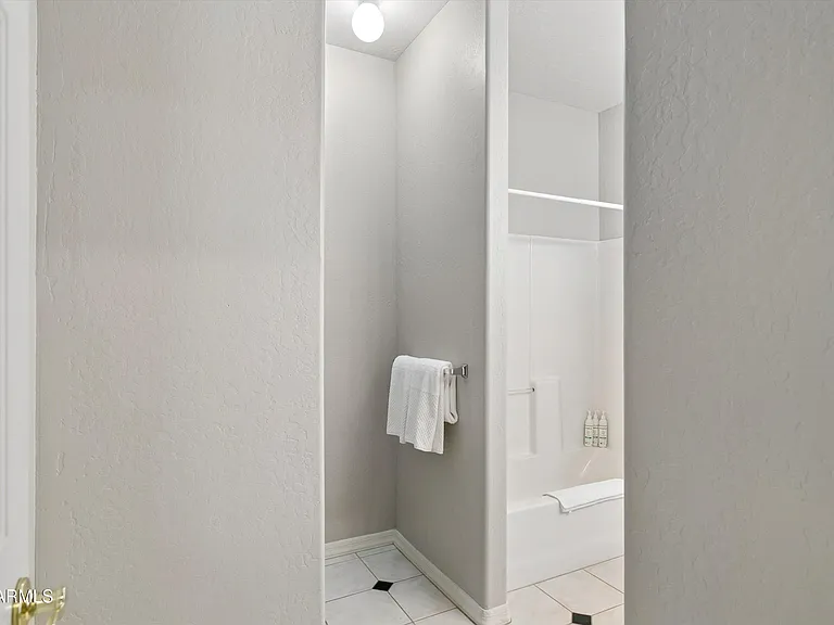 8611 W Foothill Dr — Photo 50