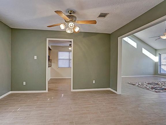 5th image of 2707 Pepper Wood Dr