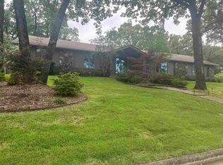 81 Pebble Beach Dr, Little Rock, AR 72212