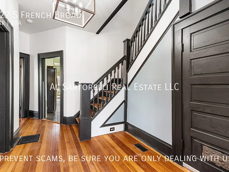 122 S French Broad Ave — Photo 5