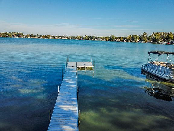 3rd image of 25845 Lake Dr