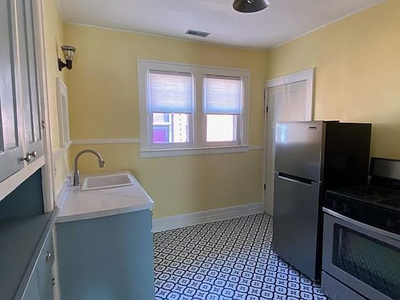 4th image of 2022 Hazelwood St