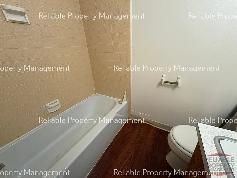 1460 Benton St #5 — Photo 6