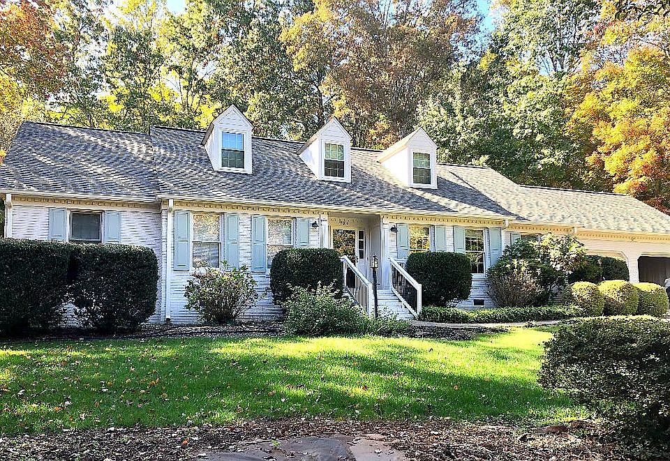 Beautifully wooded large lot