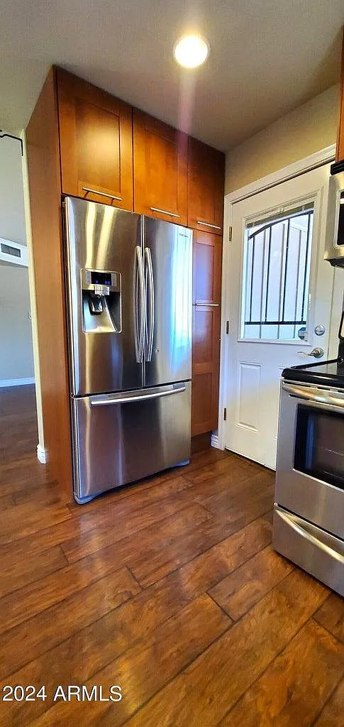 2 bed, 945 sqft, $1,650 — Photo 4