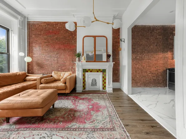 1002 Putnam Avenue image 3 of 12