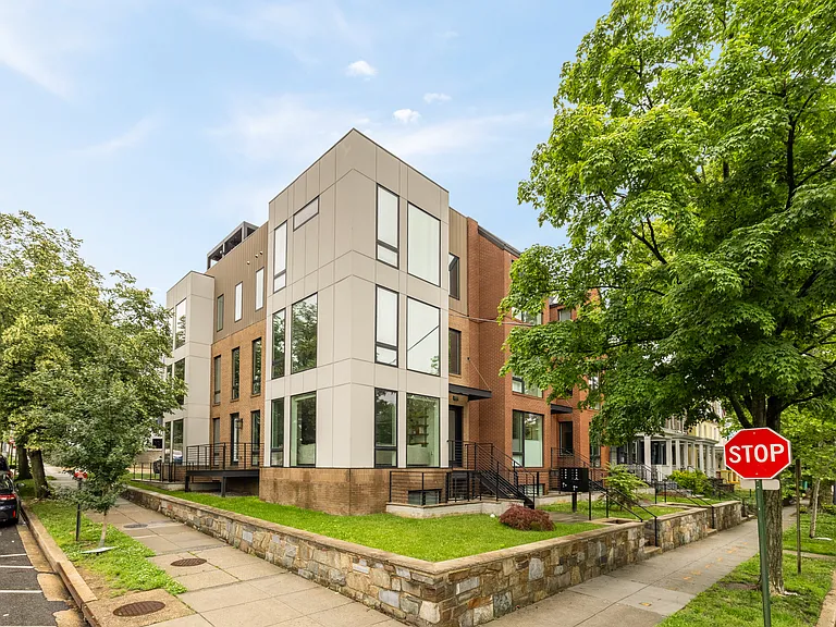 4129 8th St NW #1 — Photo 34