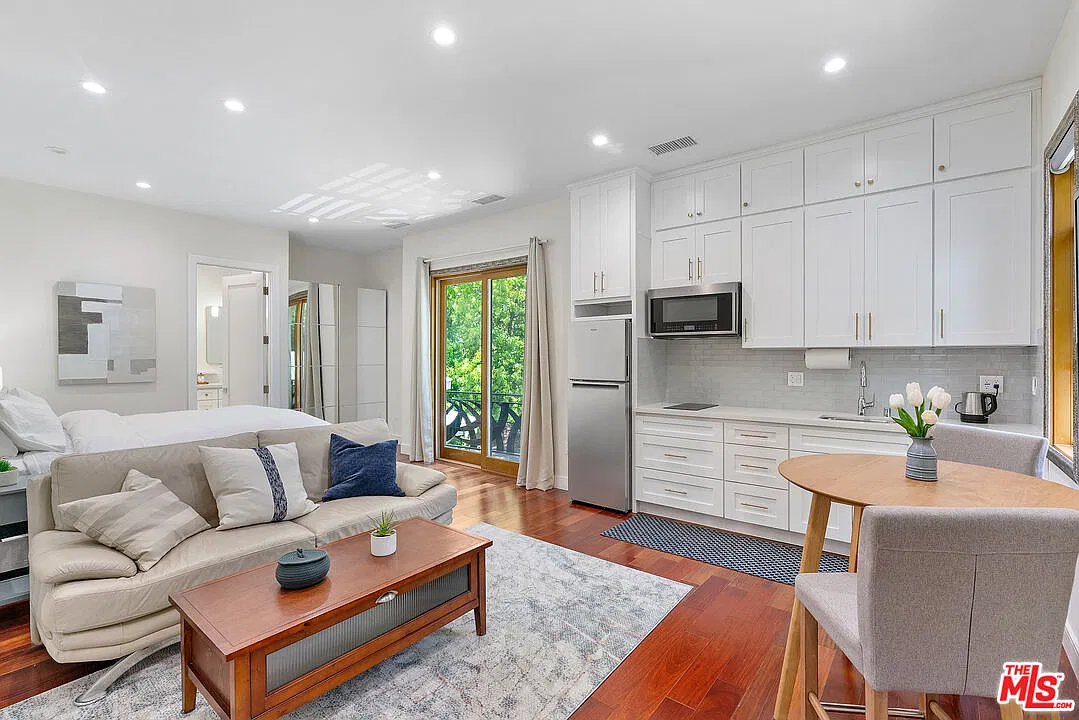 Studio, 500 sqft, $2,750 — Photo 1