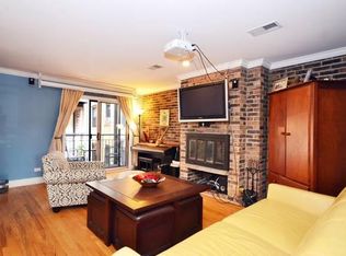 645 W Barry Ave, Chicago, IL 60657