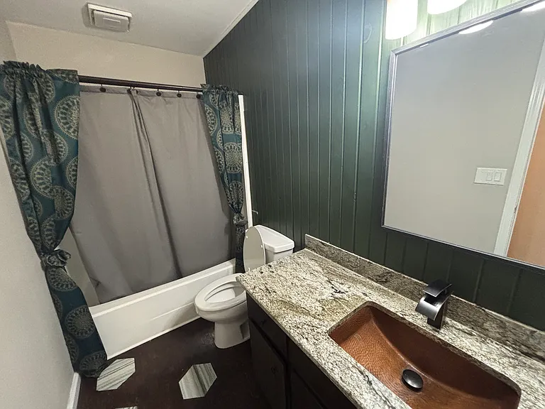 512 Woodland Ct — Photo 11