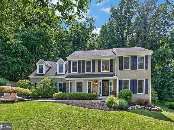 2nd image of 204 Buttonwood Dr