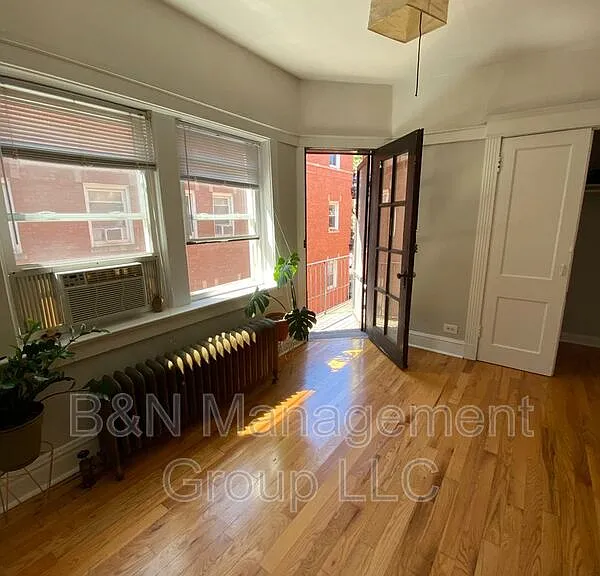 1055 W Dakin St #2 — Photo 3