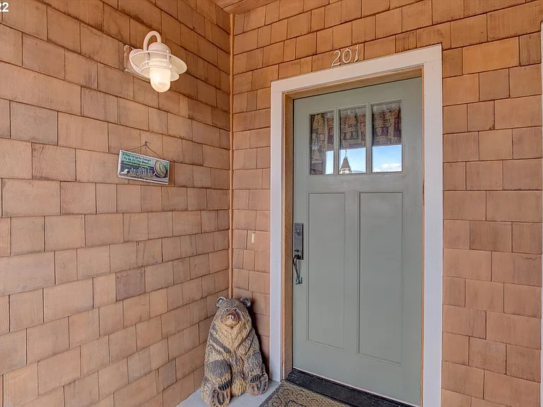 224 N Holladay Dr #201 — Photo 40